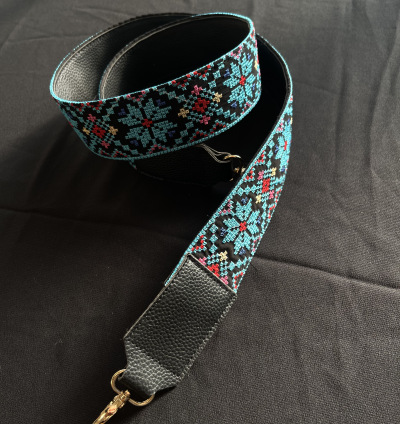 قشاط شنطة مطرز أزرق