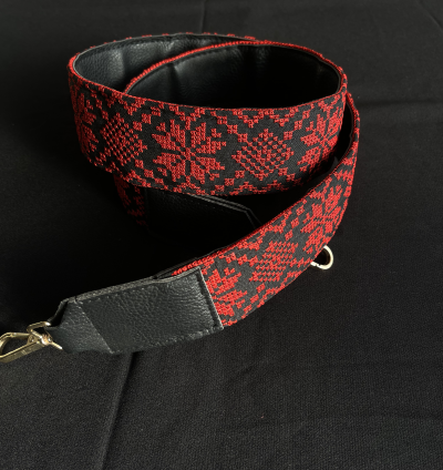 قشاط شنطة مطرز أحمر سادة